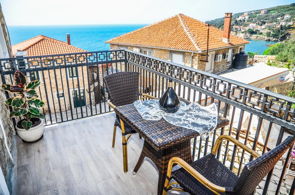 Guest House Alea Улцинь Екстер'єр фото